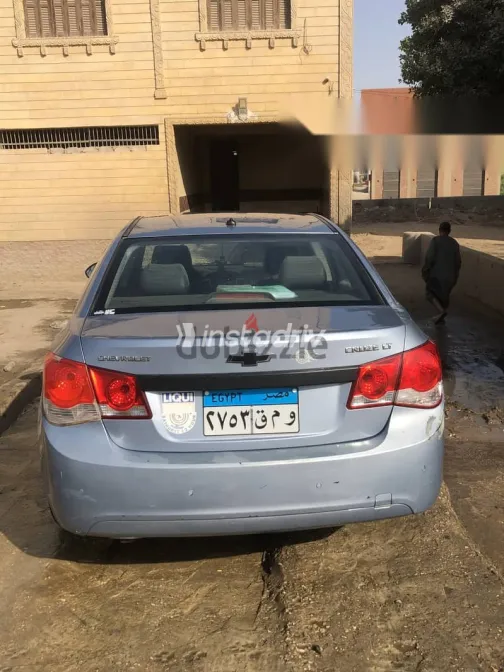 شيفروليه كروز 2010 أزرق غامق مستعملة للبيع - 2