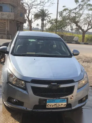 شيفروليه كروز 2010 أزرق غامق مستعملة للبيع