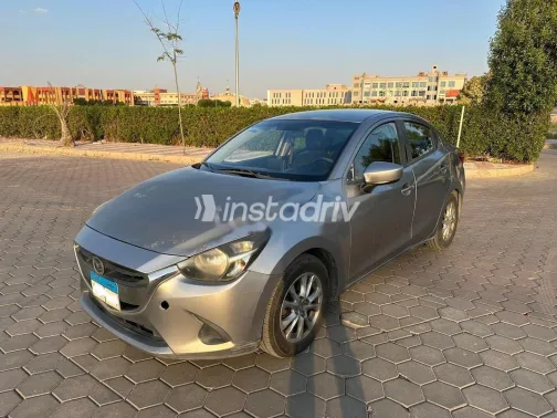 مازدا 2 2017 أبيض مستعملة للبيع - 2