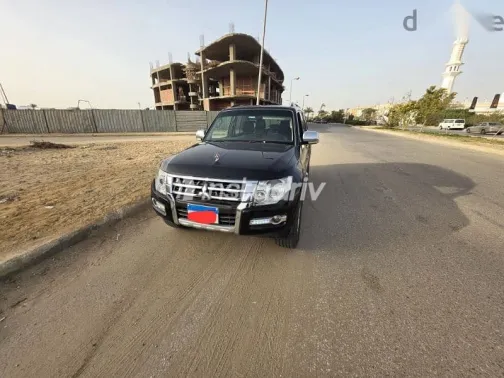 ميتسوبيشي باجيرو 2016 أسود مستعملة للبيع - 1