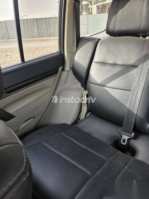 ميتسوبيشي باجيرو 2016 أسود مستعملة للبيع - 4