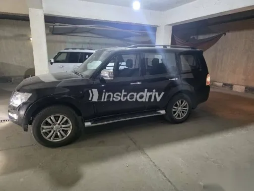 ميتسوبيشي باجيرو 2016 أسود مستعملة للبيع - 6