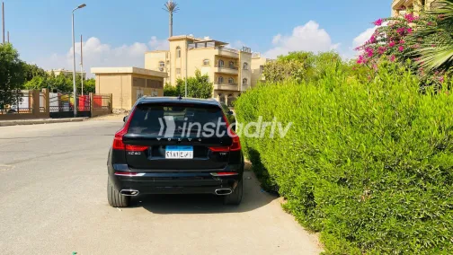 Volvo XC60 2022 White Used for Sale - 4