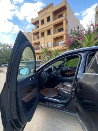 Volvo XC60 2022 White Used for Sale