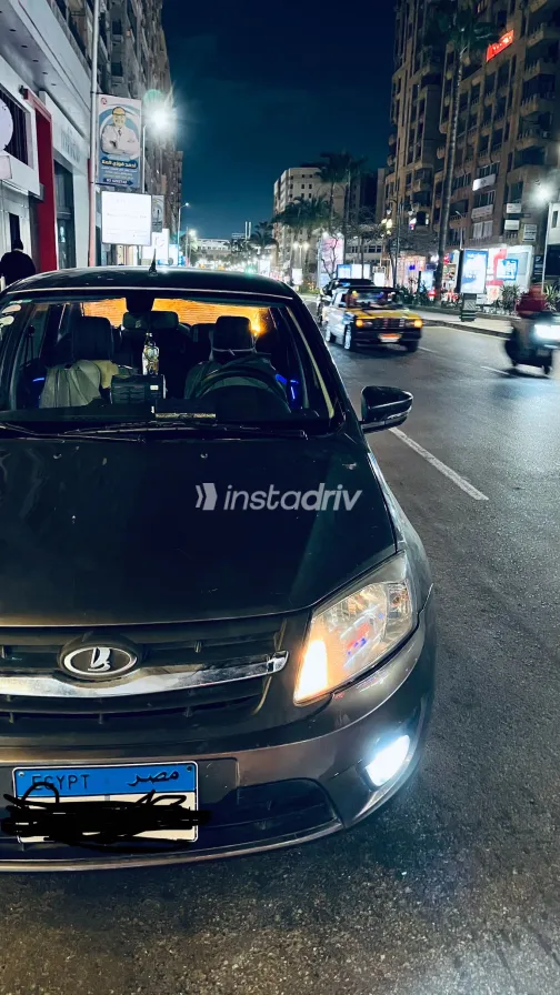 لادا جرانتا 2017 أبيض مستعملة للبيع - 1