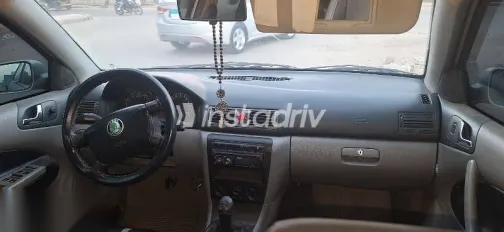 سكودا اوكتافيا 1999 فضي مستعملة للبيع - 1