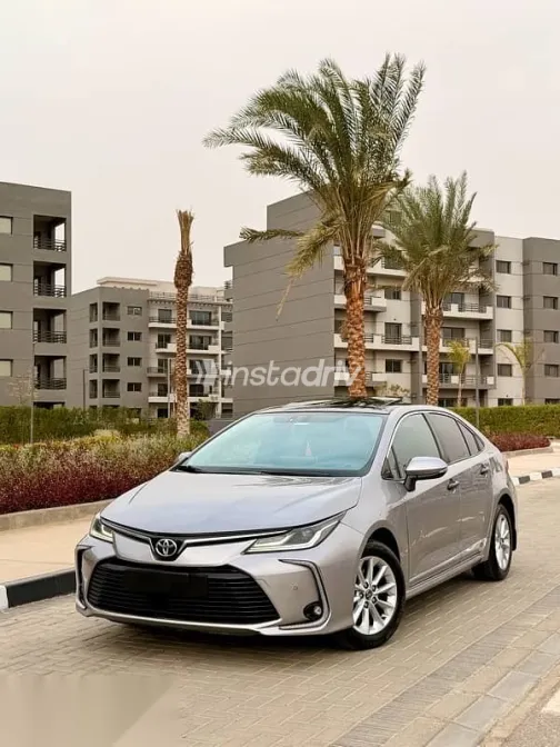 تويوتا كورولا 2019 فضي مستعملة للبيع - 6