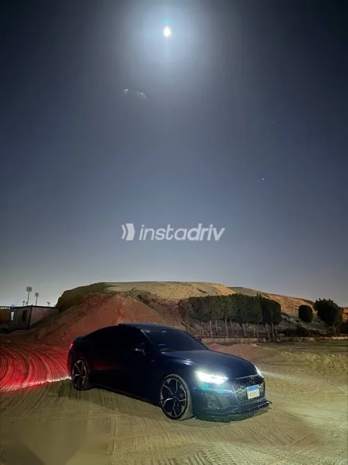 اودي A5 2021 أزرق غامق مستعملة للبيع - 4