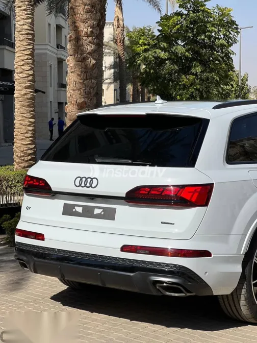 اودي Q7 2025 أبيض جديدة للبيع - 3