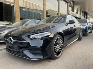 مرسيدس C 200 2025 أسود جديدة للبيع