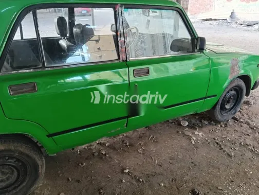 لادا 2105 1983 أخضر مستعملة للبيع - 4