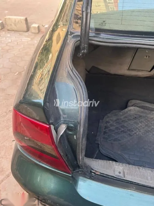 اوبل فيكترا 1999 أخضر مستعملة للبيع - 8