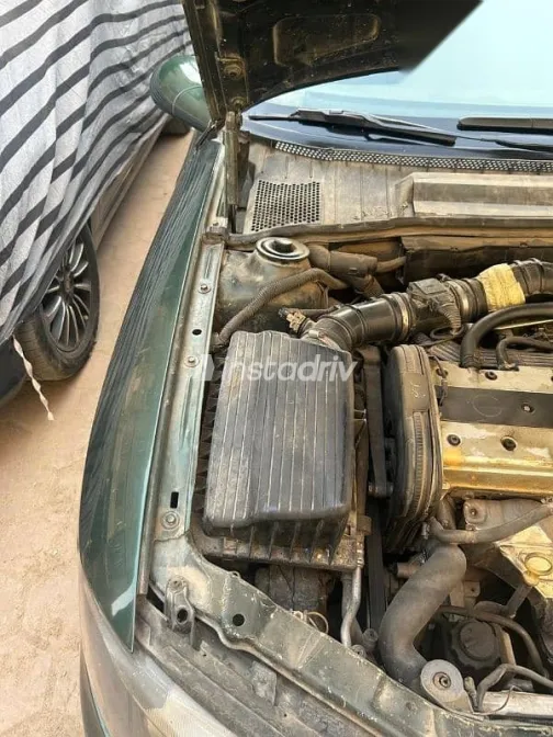 اوبل فيكترا 1999 أخضر مستعملة للبيع - 9