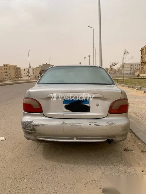 هيونداي اكسنت 2000 فضي مستعملة للبيع - 3