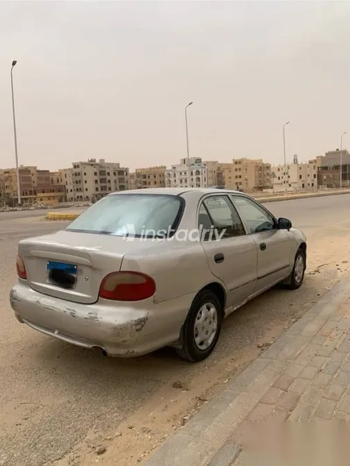 هيونداي اكسنت 2000 فضي مستعملة للبيع - 4