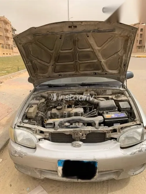 هيونداي اكسنت 2000 فضي مستعملة للبيع - 7