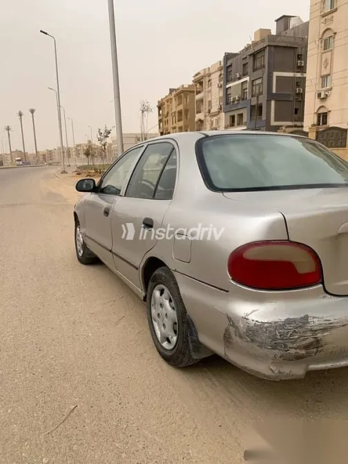 هيونداي اكسنت 2000 فضي مستعملة للبيع - 8