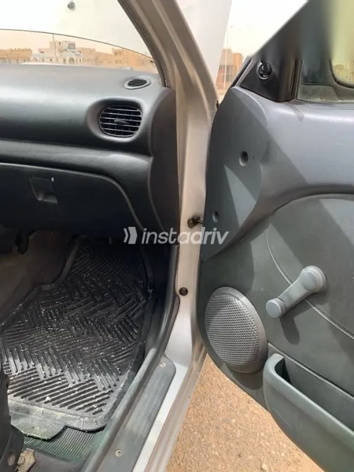 هيونداي اكسنت 2000 فضي مستعملة للبيع - 9