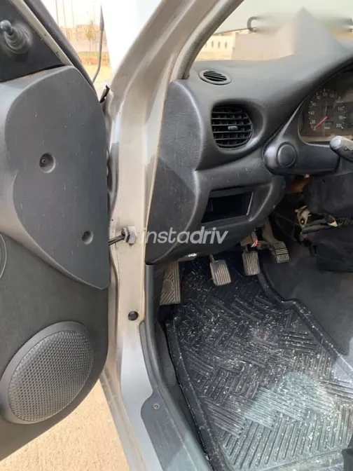 هيونداي اكسنت 2000 فضي مستعملة للبيع - 10