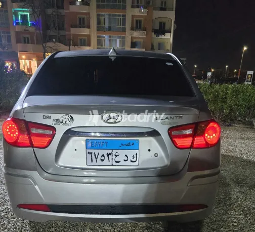 Hyundai Elantra HD 2020 White Used for Sale - 3