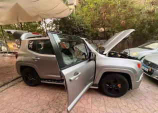Jeep Renegade 2016 Silver Used for Sale