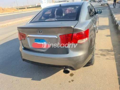 كيا سيراتو 2010 رمادي مستعملة للبيع - 2