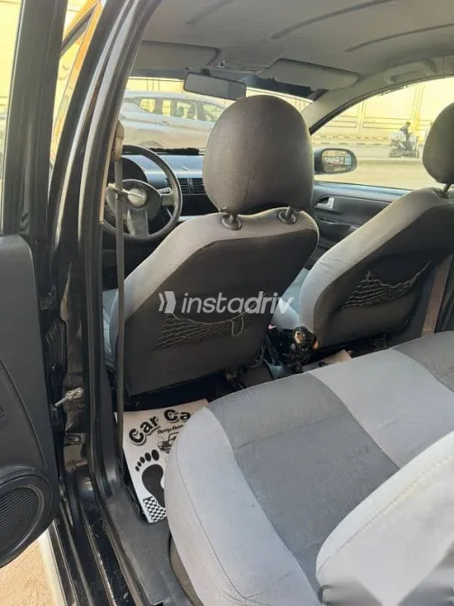 فولكس فاغن كروس 2006 أسود مستعملة للبيع - 8