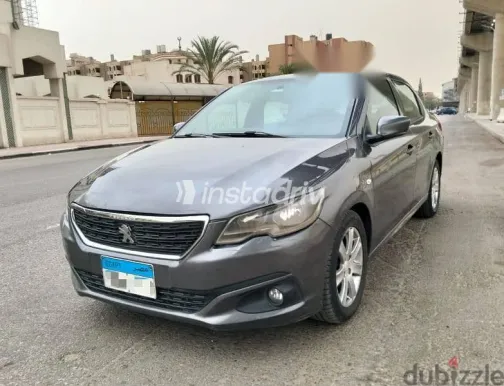 بيجو 301 2022 رمادي مستعملة للبيع - 3