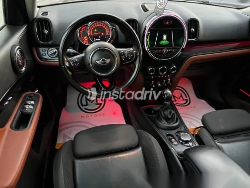 مينى كانترى مان 2018 فضي مستعملة للبيع - 4