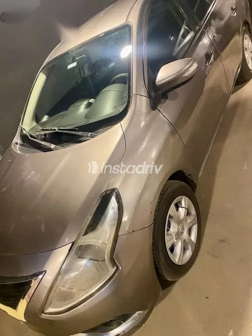 Nissan Sunny 2019 Gold Used for Sale - 2