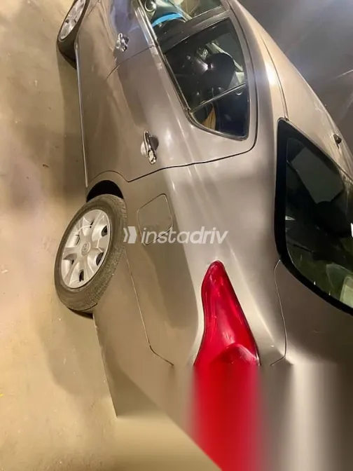 Nissan Sunny 2019 Gold Used for Sale - 3