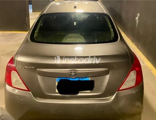 Nissan Sunny 2019 Gold Used for Sale - 4