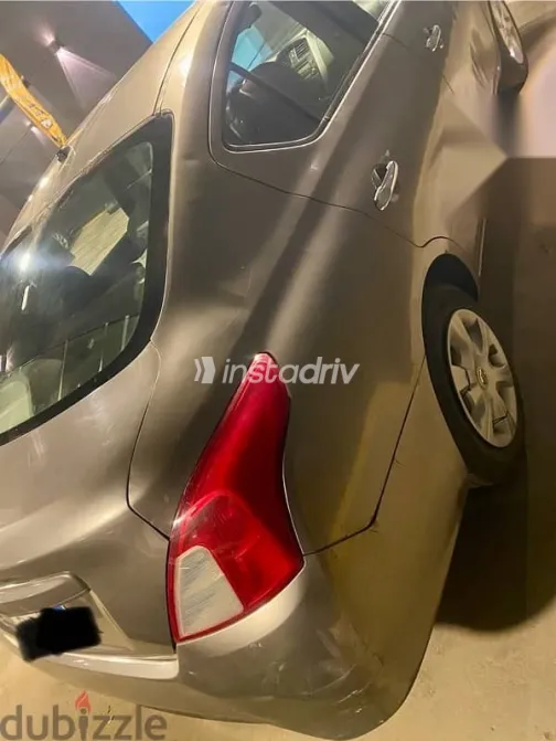 Nissan Sunny 2019 Gold Used for Sale - 5