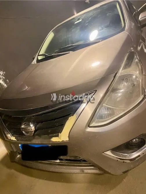 Nissan Sunny 2019 Gold Used for Sale - 6