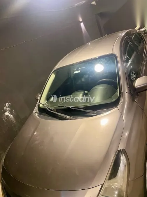 Nissan Sunny 2019 Gold Used for Sale - 8
