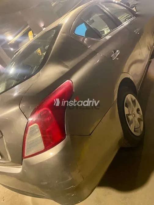 Nissan Sunny 2019 Gold Used for Sale - 10