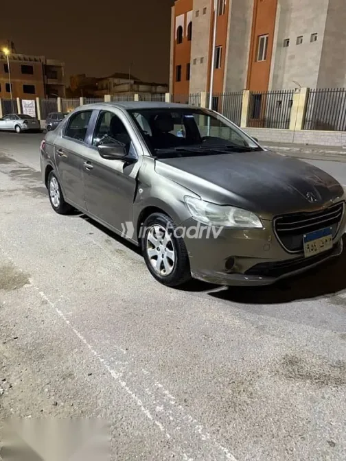 بيجو 301 2014 ذهبي مستعملة للبيع - 1