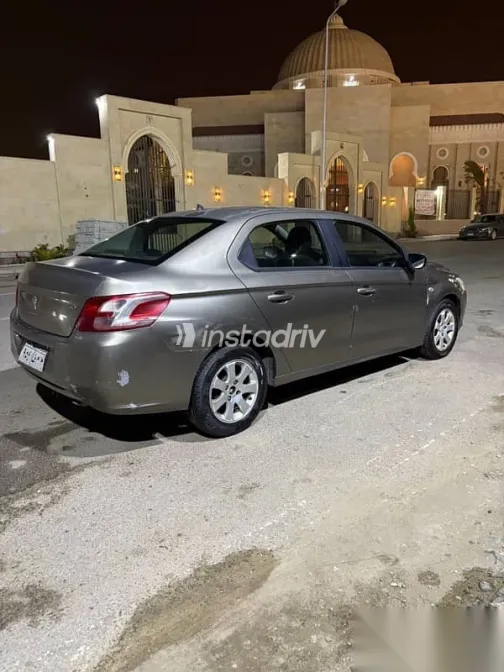 بيجو 301 2014 ذهبي مستعملة للبيع - 4