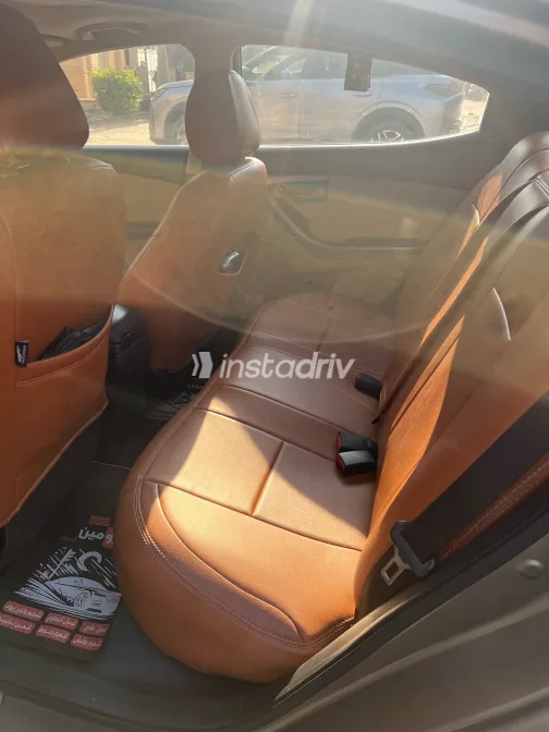 Hyundai Elantra HD 2012 White Used for Sale - 3