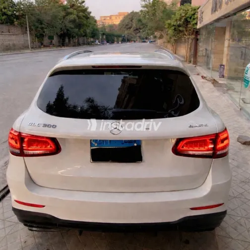 Mercedes GLC 300 2021 White Used for Sale - 5