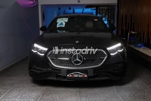 مرسيدس E 200 2025 أسود جديدة للبيع - 1