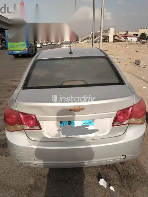 شيفروليه كروز 2010 فضي مستعملة للبيع - 2