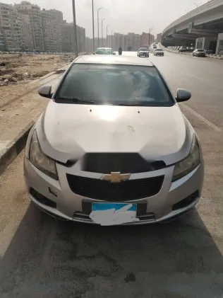 شيفروليه كروز 2010 فضي مستعملة للبيع