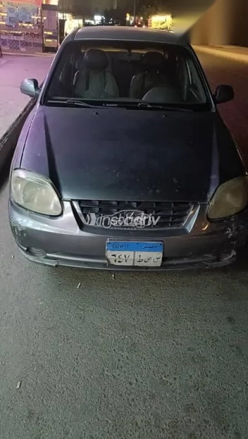 هيونداي فيرنا 2006 فضي مستعملة للبيع - 1