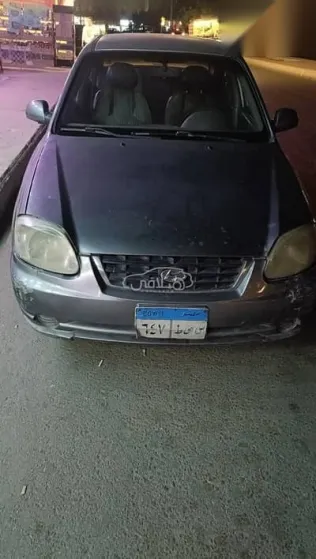 هيونداي فيرنا 2006 فضي مستعملة للبيع