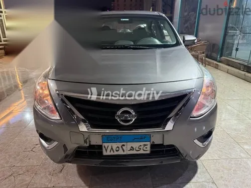 نيسان صنى 2023 رمادي مستعملة للبيع - 1