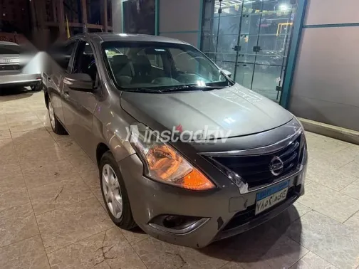 نيسان صنى 2023 رمادي مستعملة للبيع - 2