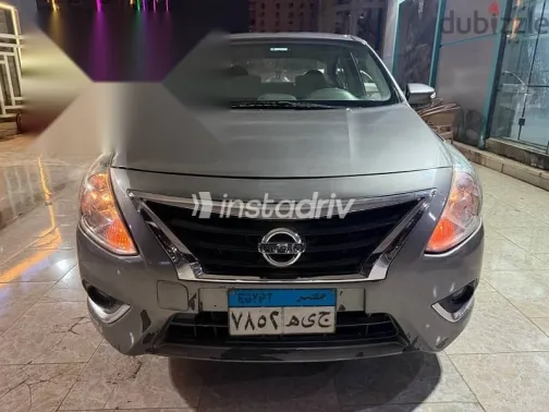 نيسان صنى 2023 رمادي مستعملة للبيع - 3