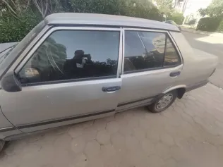 فيات شاهين 2004 فضي مستعملة للبيع