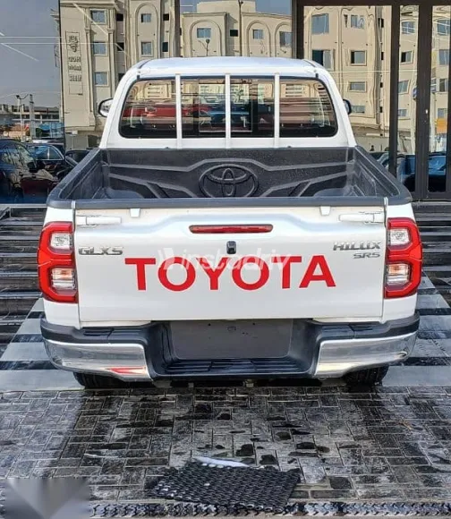 تويوتا هايلكس 2025 أبيض جديدة للبيع - 4